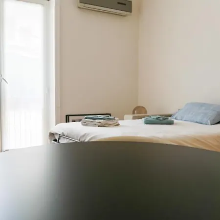 Domusmi Emanuele Filiberto-4 Apartment