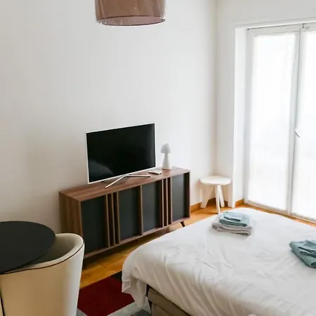 Domusmi Emanuele Filiberto-4 * Milan