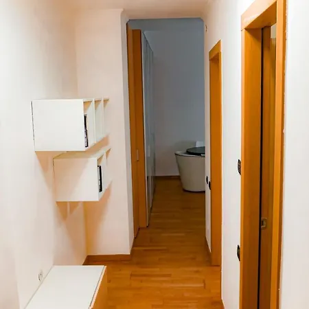 Domusmi Emanuele Filiberto-4 Apartment