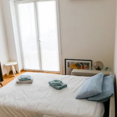 Domusmi Emanuele Filiberto-4 Apartment